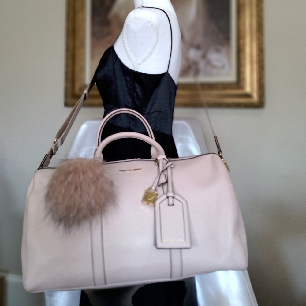 Michael Kors Soft Pink Weekender - Picture 11 of 13